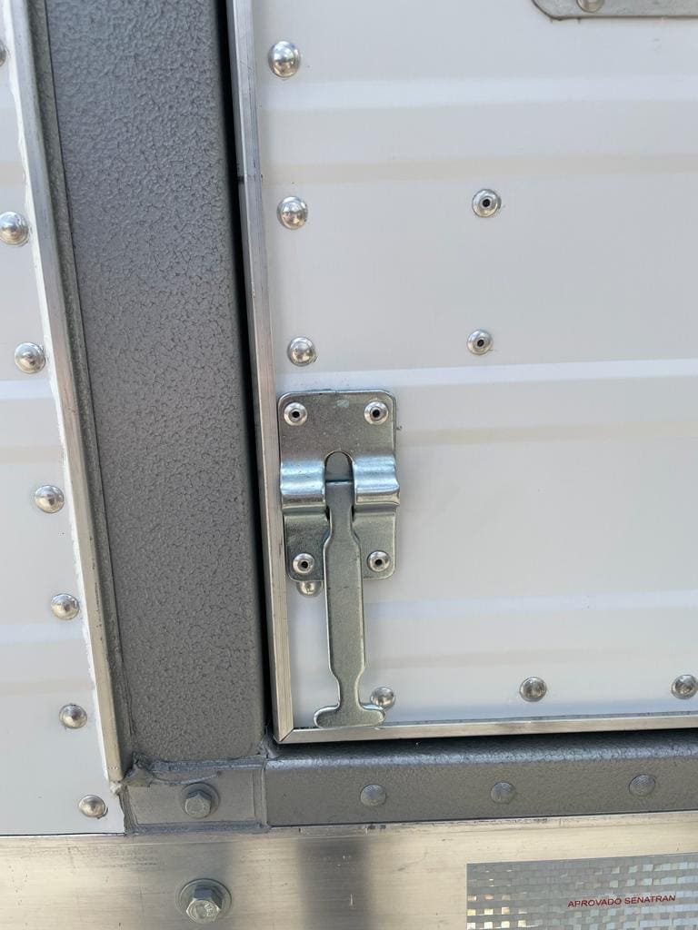 0. FURGÃO CARGA SECAF CARGA SECA 10