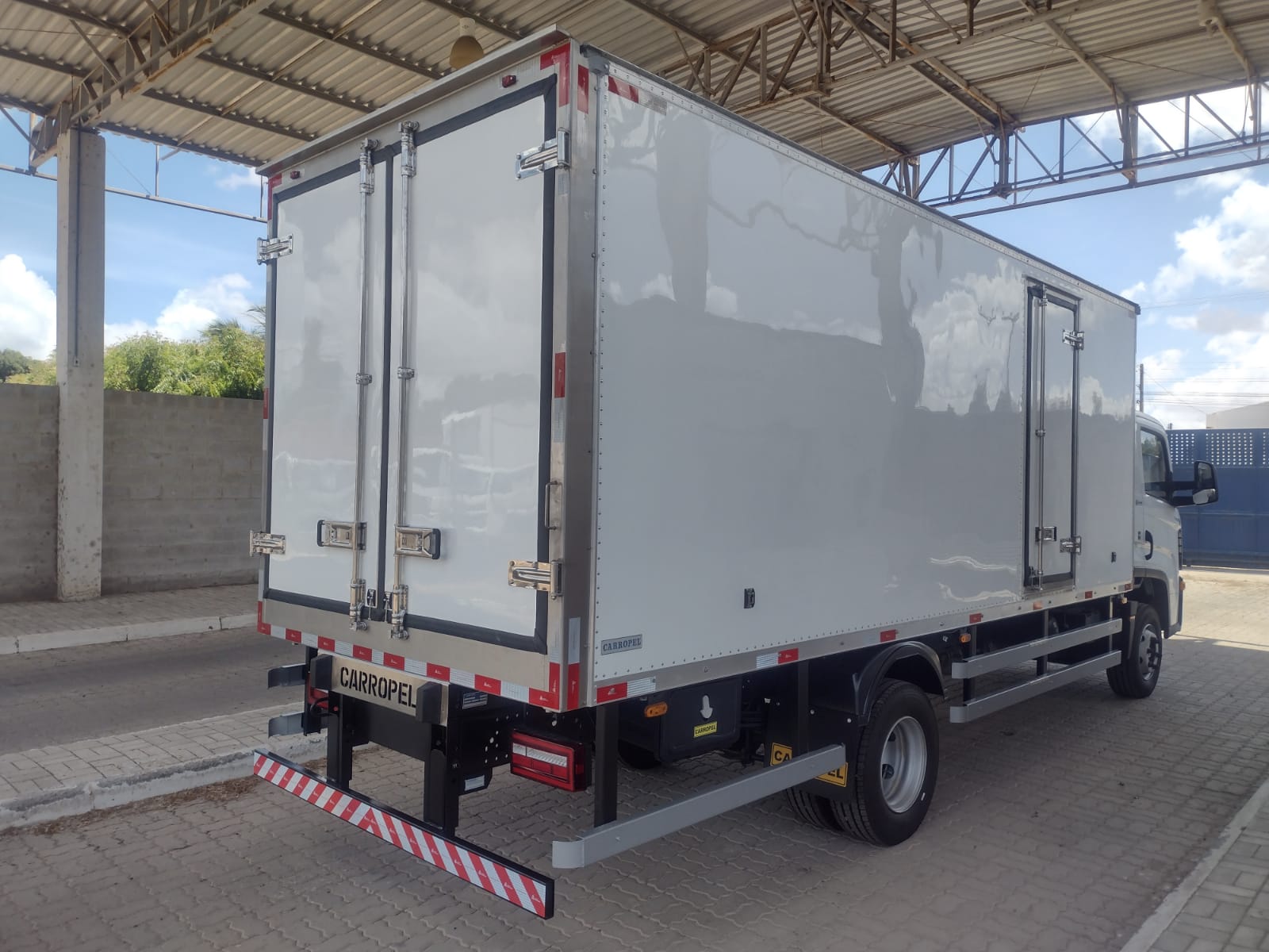 bau-frigorifico-02